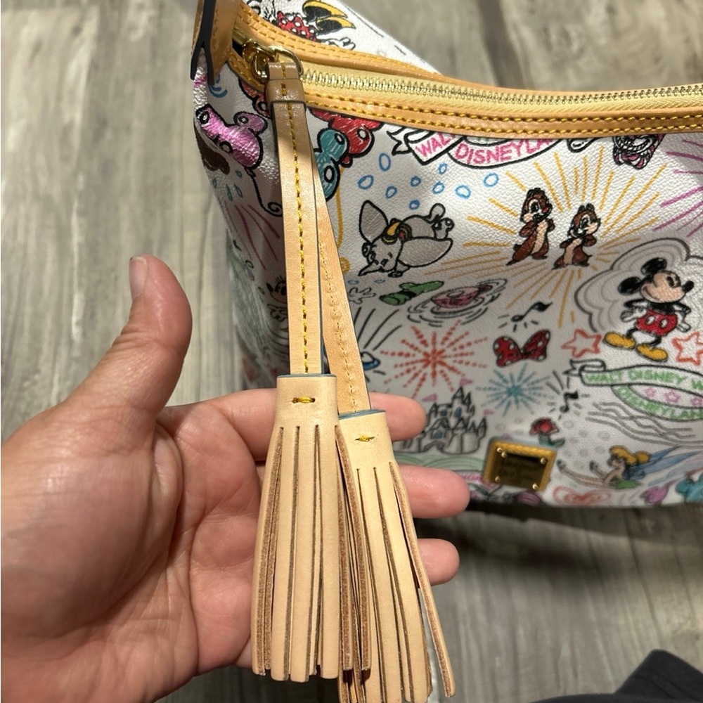 Dooney and Bourke Disney Paige Sac sketch - Picture 5 of 8